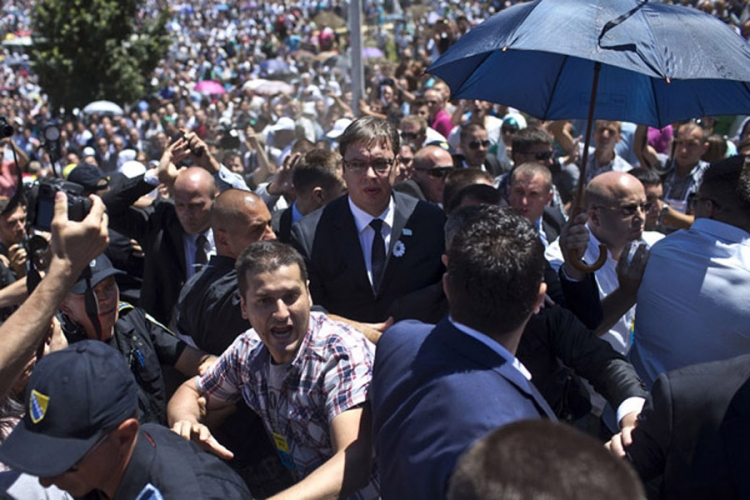 Lukač: Izvještaj protiv šest osoba zbog napada na Vučića u Srebrenici