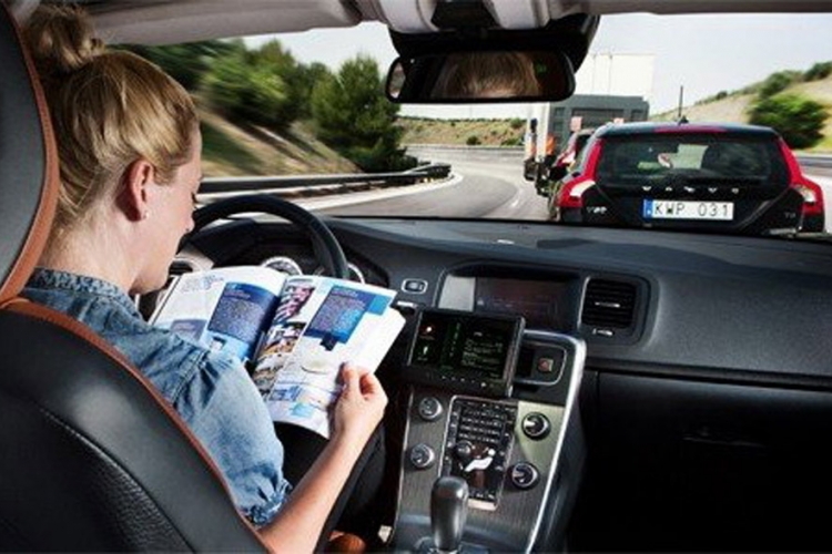 Amerikanci se plaše vozila sa auto-pilotom