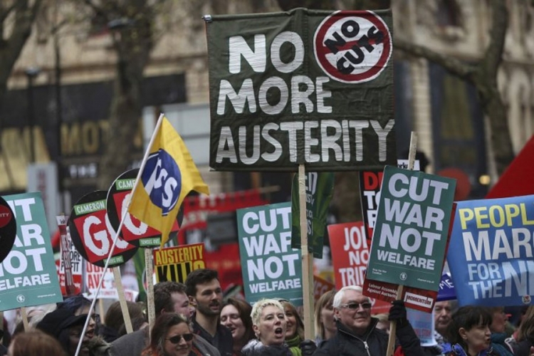 London želi promjene: 50.000 građana traži Kameronovu ostavku (VIDEO)