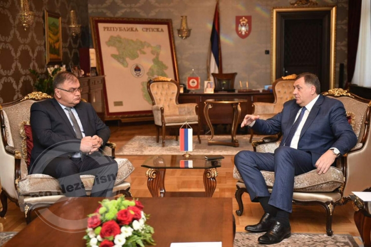 Počeo sastanak Milorada Dodika i Mladena Ivanića