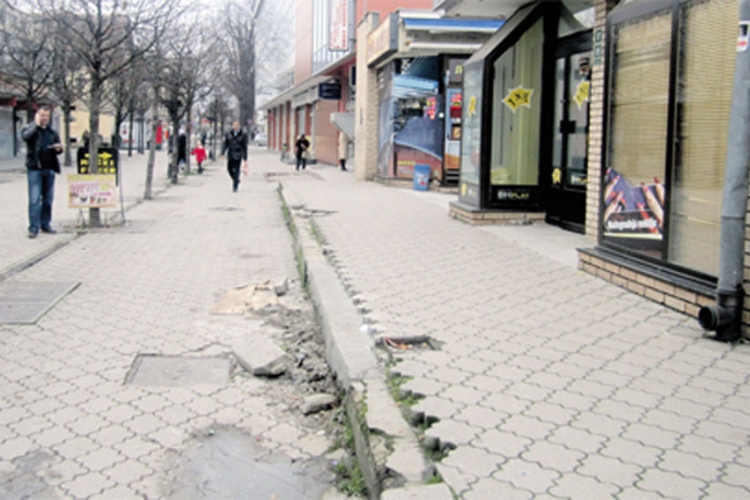 Sarajevo: Metalnim šipkama pretukli mladića u Maloj aleji na Ilidži