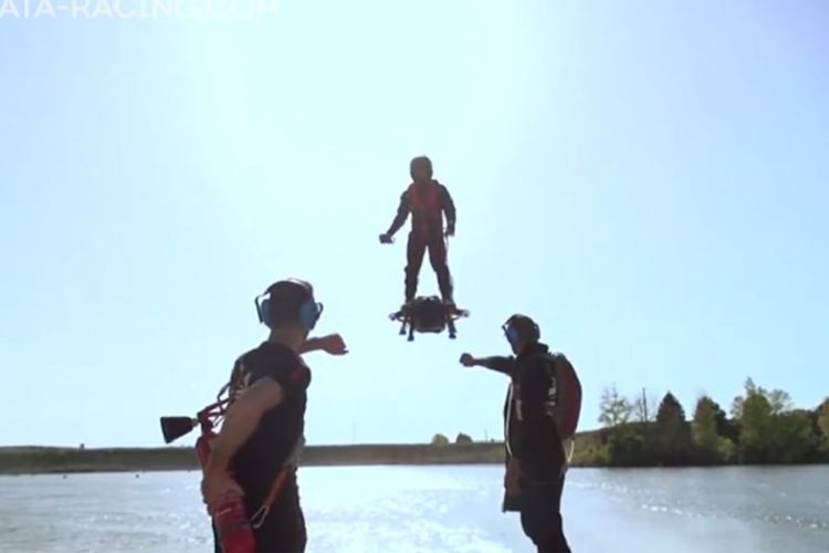 Flyboard: Leteće daske postaju stvarnost (VIDEO)


