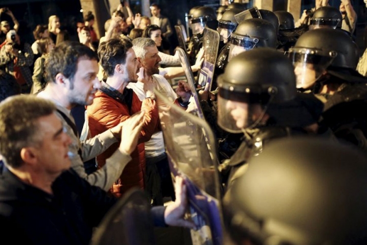 Najavljeni novi protesti u Makedoniji protiv vlasti Đorđa Ivanova 


