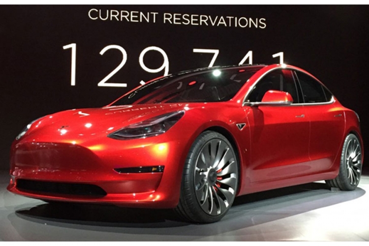 Uzmite BESPLATNIH 50 evra i trgujte dionicama "Tesla Motorsa"