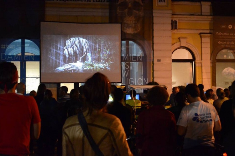 "Animacikl" oživio filmove na fasadama