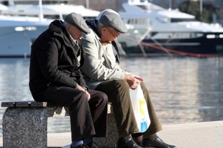 U prijevremenu penziju u Hrvatskoj sa 64 godine, u starosnu sa 67