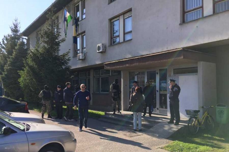 "Pali" članovi komisija za polaganje vozačkih u USK