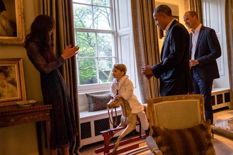 Princ Džordž u pižami dočekao Baraka i Mišel Obamu