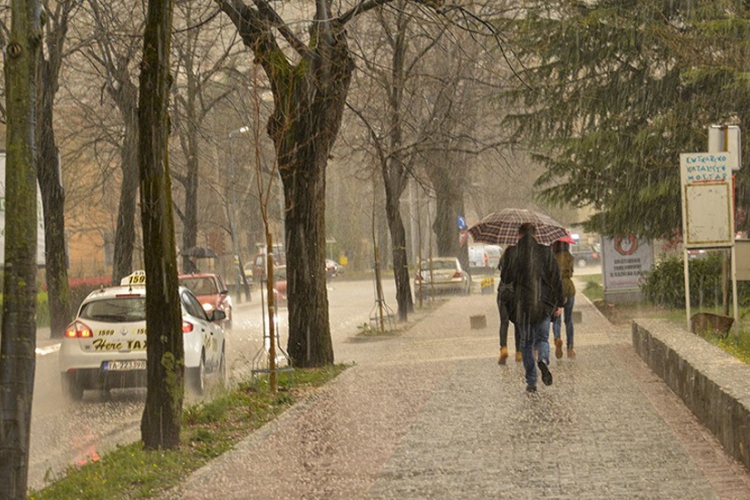 Zahlađenje sa kišom, na planinama snijeg
