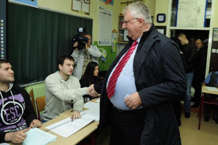 Šešelj: Možemo u koaliciju sa SNS