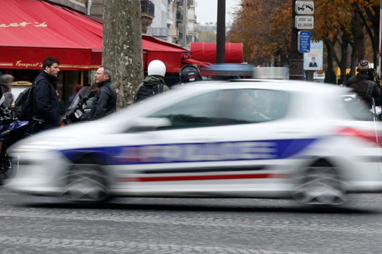 Francuska: Pucnjava ispred škole, najmanje dvoje mrtvih