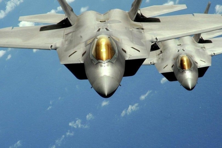 Pentagon rasporedio borbene lovce F-22 u Rumuniji