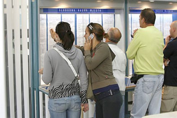 Na evidencijama službi zapošljavanja u BiH 530.370 osoba