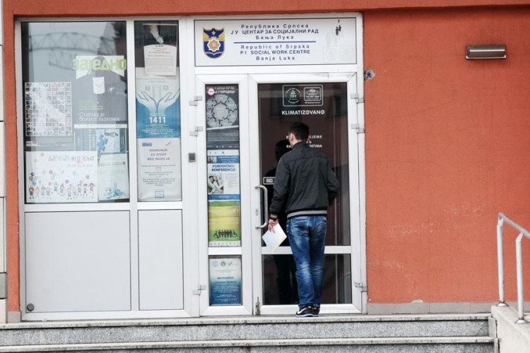 Grad nije uplatio sredstva Centru za socijalni rad: Sirotinja bez jednokratne pomoći