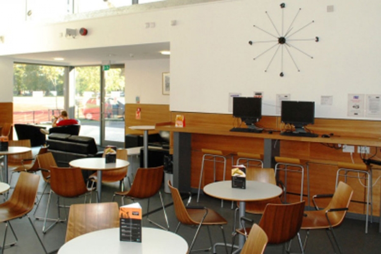 U Londonu se otvara restoran za nage goste
