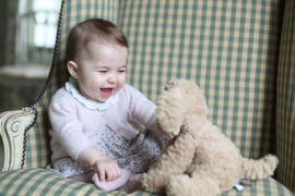Princezi Šarloti za prvi rođendan dijamantna zvečka, bajke ...