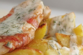 Piletina, slanina i sos od mirođije