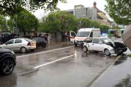 Više osoba povrijeđeno u sudaru 3 vozila u centru Banjaluke
