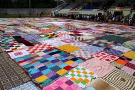 300 žena u Turskoj sašile prekrivač površine 785,5 kvadratnih metara