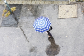 Slaba kiša i lokalni pljuskovi, temperatura do 23