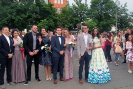 Bijeljinski gimnazijalci proslavili maturu (FOTO)