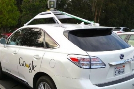 Googlov auto će pješake lijepiti za haubu