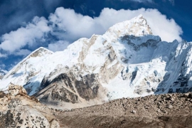 U pohodu na Mount Everest troje mrtvih, 30 bolesnih i dvoje nestalih