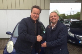 Britanski premijer kupio polovan auto za 2.000 evra