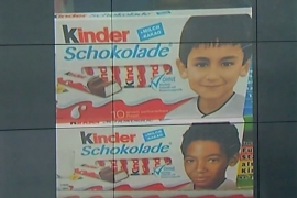 Crni dječak na Kinder čokoladi uznemirio njemačku desnicu (VIDEO)
