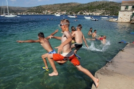 Djeca sa posebnim potrebama otputovala u Bečiće