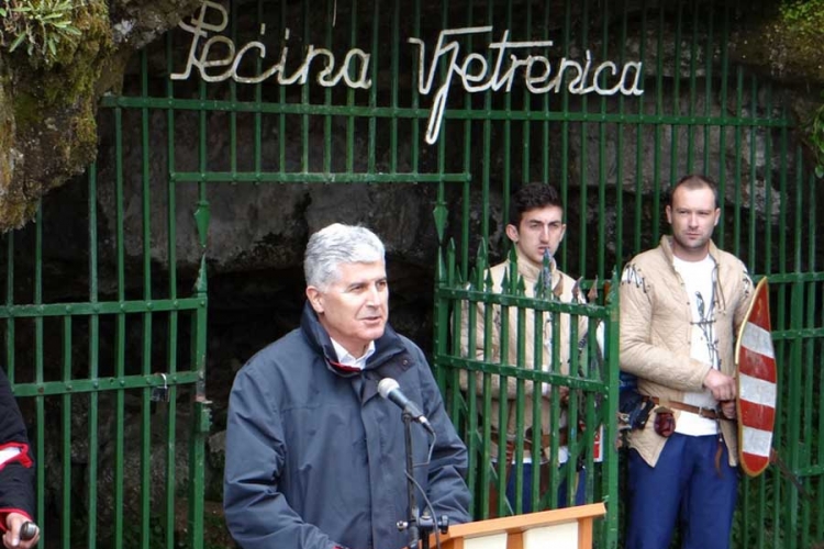 Čović otvorio turističku sezonu u pećini Vjetrenica