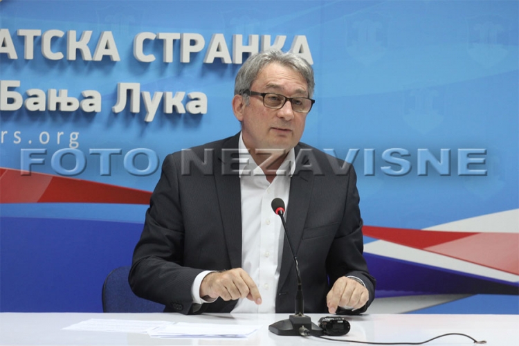 Bosić: Protesti tačno u podne, Marković: SDS i PDP izdali narod