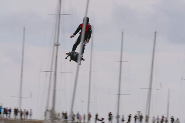 Francuz preletio više od dva kilometra na hoverbordu (VIDEO)