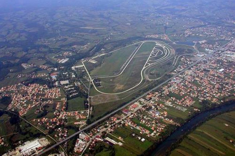 Potpisan ugovor o prenosu prava svojine u kasarni "Zalužani"