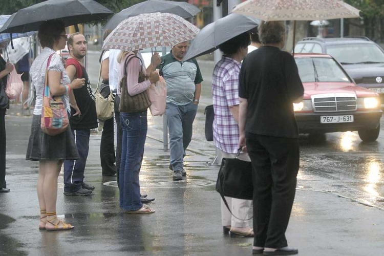 U BiH u petak oblačno, poslijepodne mogući pljuskovi