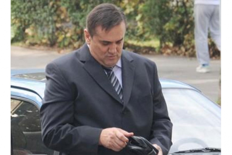 Kao primjeran zatvorenik, Radišić počeo da koristi slobodne dane