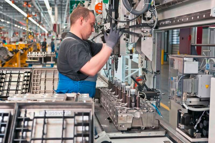 Dajmler gradi fabriku motora u Poljskoj za 500 miliona evra
