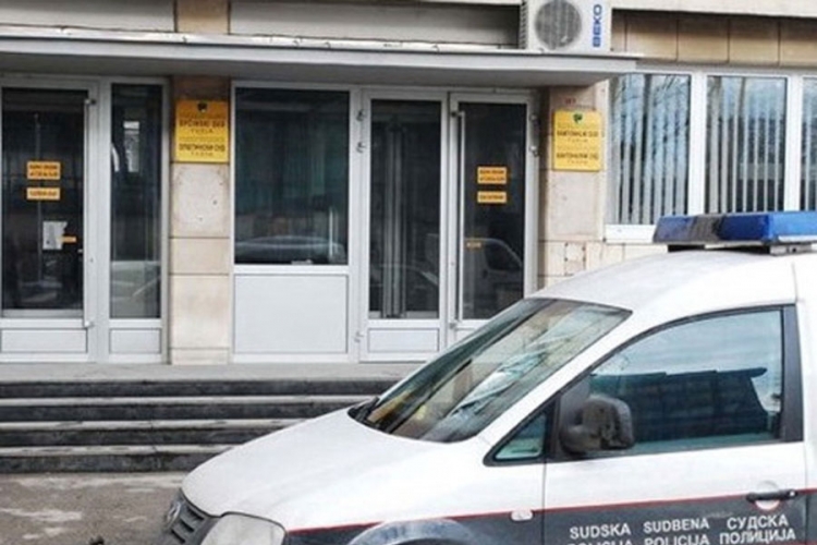 Jednomjesečni pritvor za Anesa Mašića iz Kladnja za pokušaj ubistva