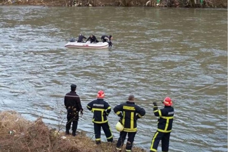 Tuzla: Vozilom sletjela u rijeku Jalu