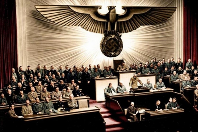 Rijetka fotografija: Trenutak kada je Hitler proglasio rat Americi