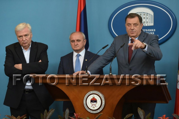Vlast spremna na odgađanje mitinga