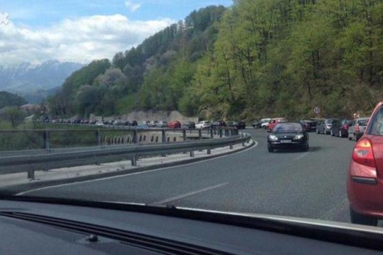 Kolovozi suvi, bez zastoja