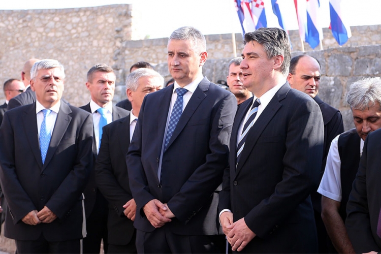 Milanović Fejsbukom najavio smjenu Karamarka