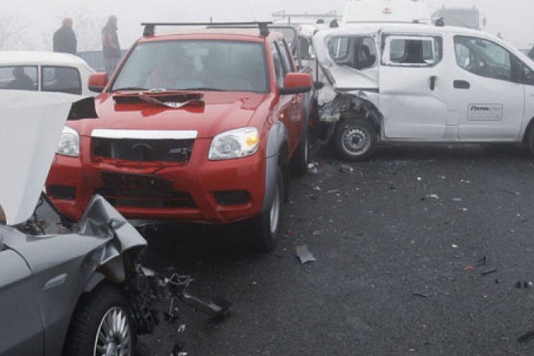 Jedna osoba poginula na auto-putu kod Beške