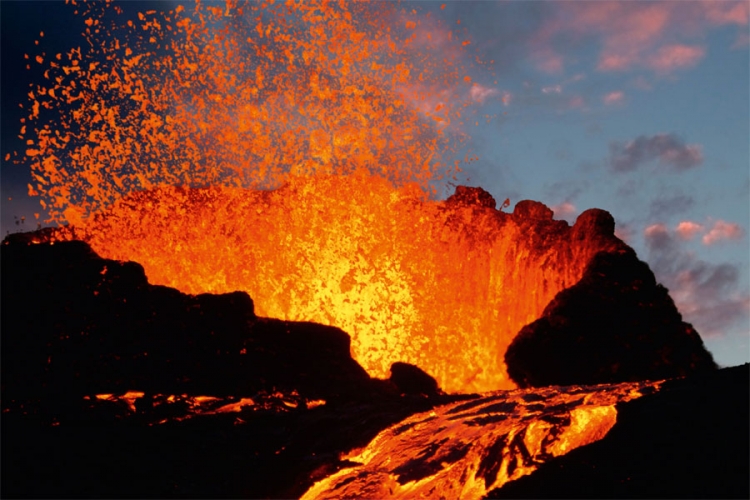 Šestoro poginulih u erupciji vulkana