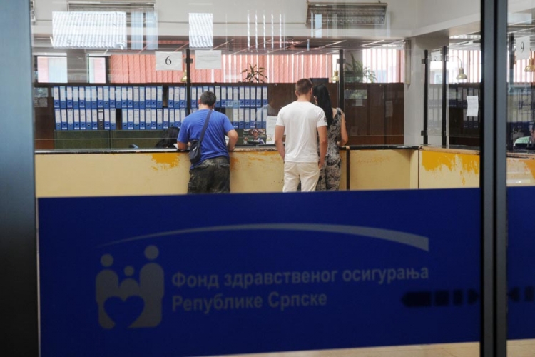 Armija stanovnika u BiH nema zdravstveno osiguranje: Bez ovjerene knjižice oko 570.000 građana 

