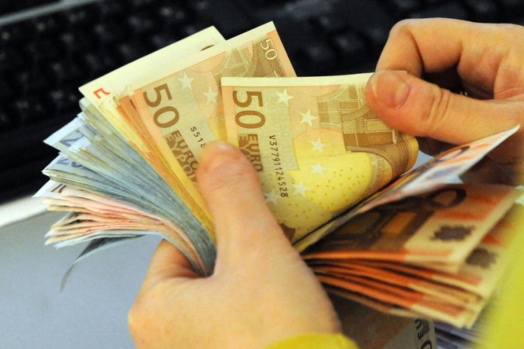 Štedišama iz BiH nije uplaćena nijedna marka: Zakon o zaštiti podataka koči isplatu stare štednje