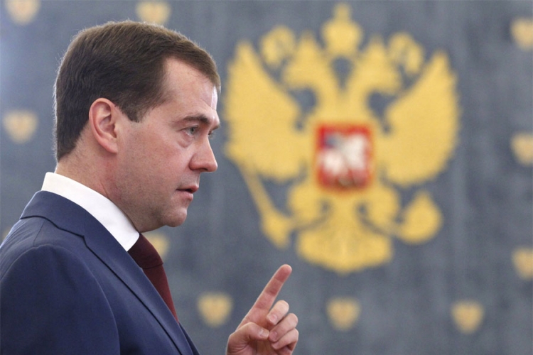 Medvedev: Rusija će produžiti kontrasankcije Zapadu do kraja 2017.