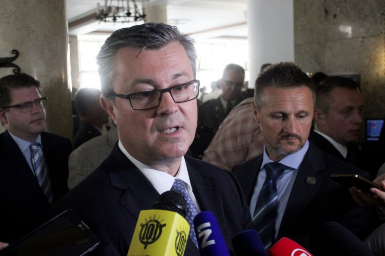 Orešković: Podržaću Karamarka