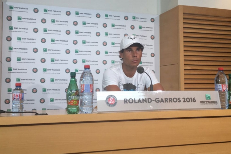 Nadal se povukao sa Rolan Garosa